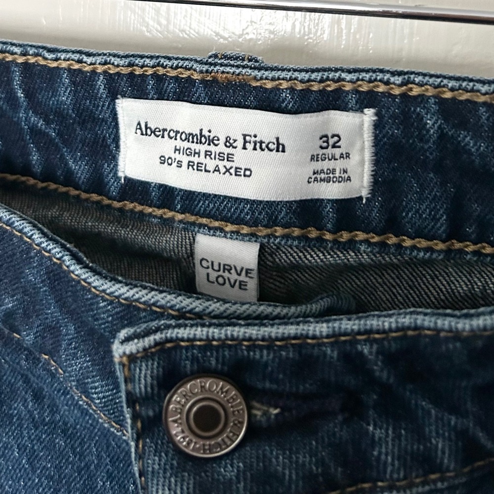 Abercrombie & Fitch Curve Love High Rise 90s Relaxed Jean Dark Wash 32 Regular - Picture 11 of 12